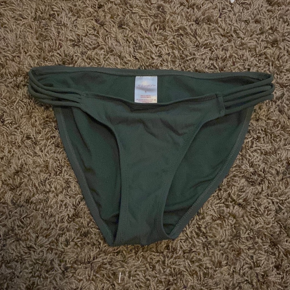 Low rise swimsuit bottom size S